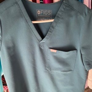 Figs Caribbean blue Catarina top